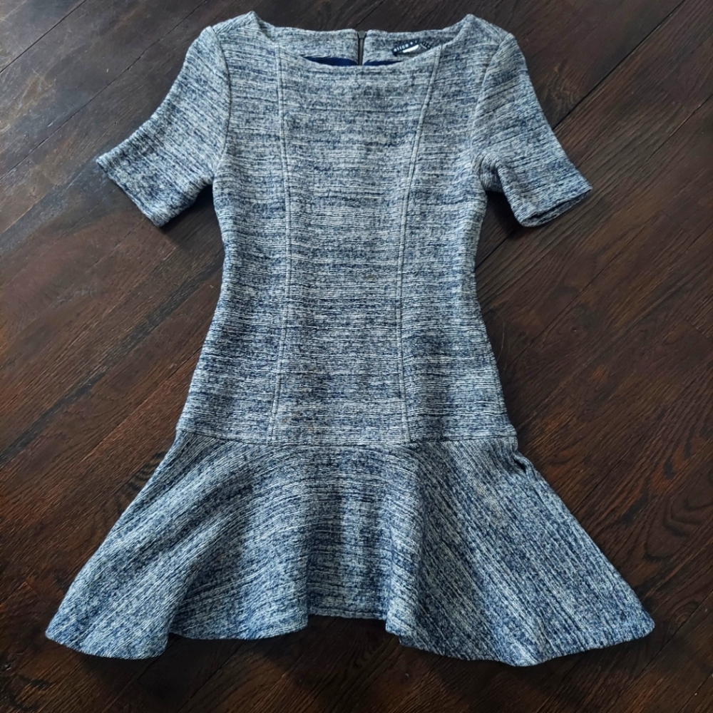 Alice + Olivia sample dress size small, mini